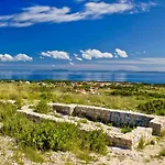 In With Sea View, Terrace, Air Conditioning, Wi-fi *