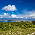 In With Sea View, Terrace, Air Conditioning, Wi-fi * Vir