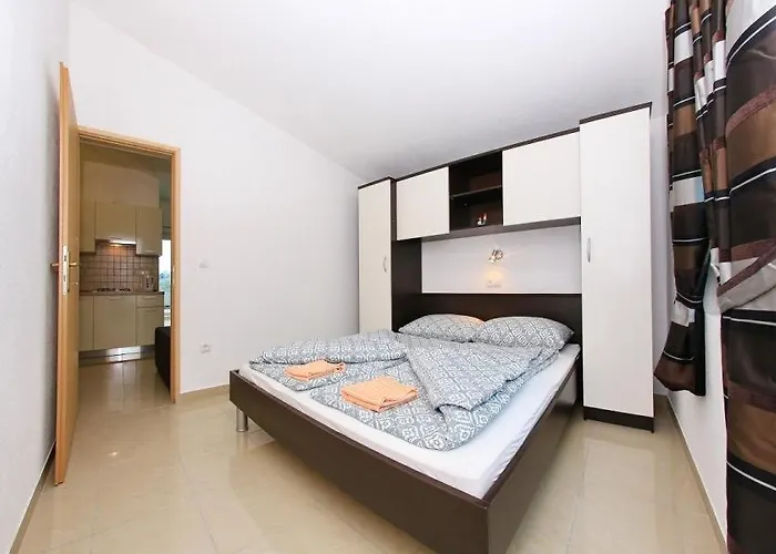 In With Sea View, Terrace, Air Conditioning, Wi-fi * Vir