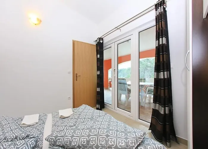 In With Sea View, Terrace, Air Conditioning, Wi-fi Vir