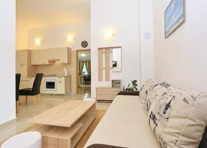 In With Sea View, Terrace, Air Conditioning, Wi-fi * Vir