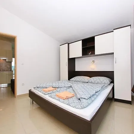 In With Sea View, Terrace, Air Conditioning, Wi-fi * Vir