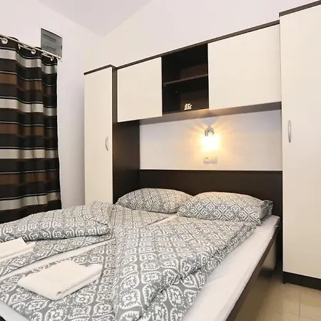 Apartment In With Sea View, Terrace, Air Conditioning, Wi-fi