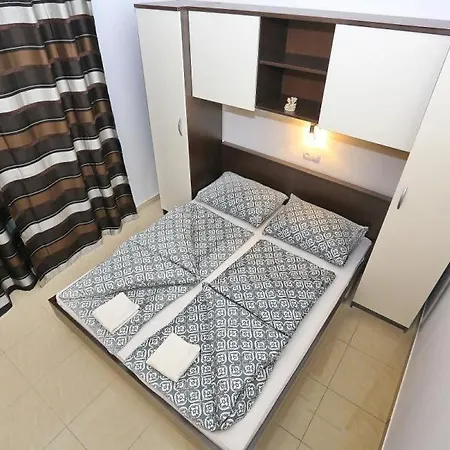 In With Sea View, Terrace, Air Conditioning, Wi-fi Vir