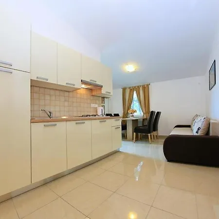 Apartment In With Sea View, Terrace, Air Conditioning, Wi-fi *