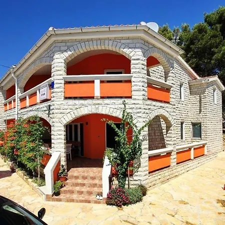 Apartment In With Sea View, Terrace, Air Conditioning, Wi-fi